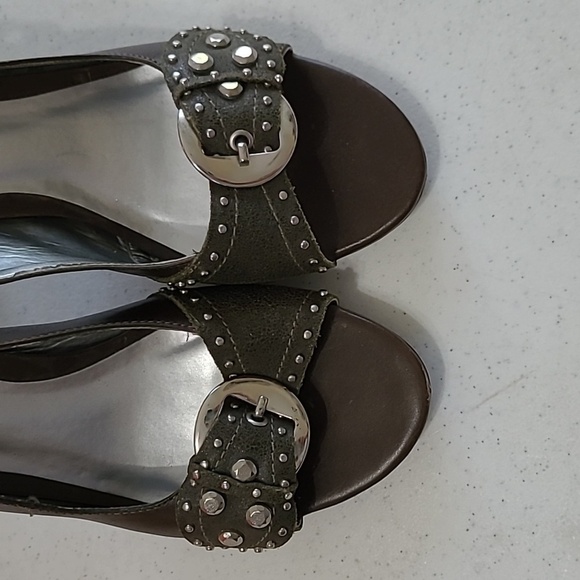 💥3/12 Carlos Olive Green Open-Toe sling back heels with silver hardware size 8 - Picture 5 of 10